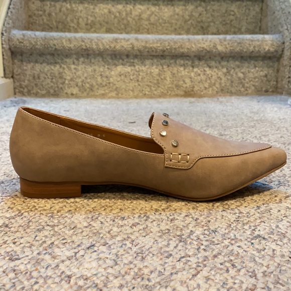 NWOT Donata Loafer Flat - Picture 2 of 4